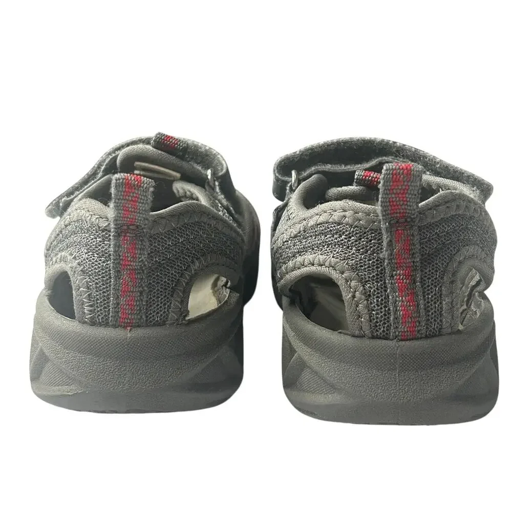 OshKosh Bgosh splash into